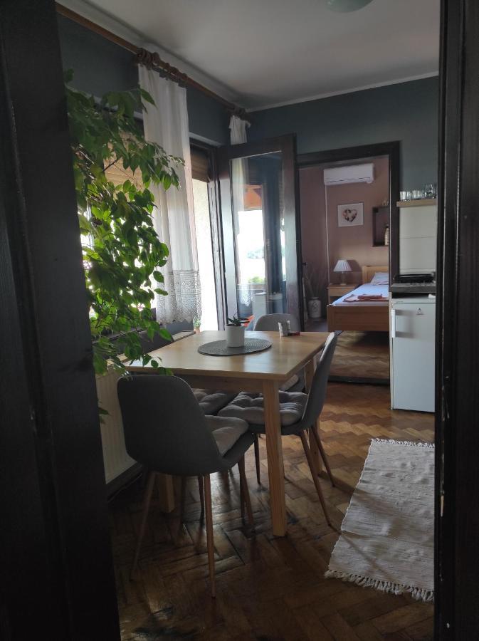 Hostelche Guest House Smederevo Exteriör bild
