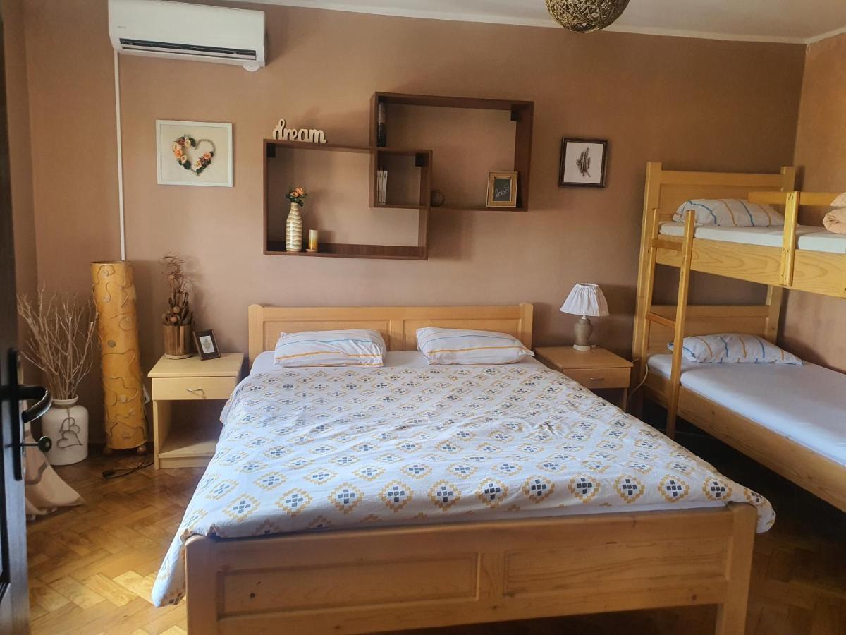 Hostelche Guest House Smederevo Exteriör bild