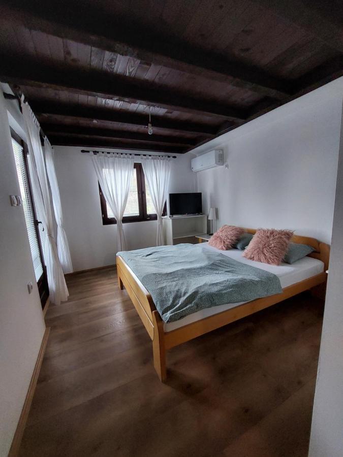 Hostelche Guest House Smederevo Exteriör bild