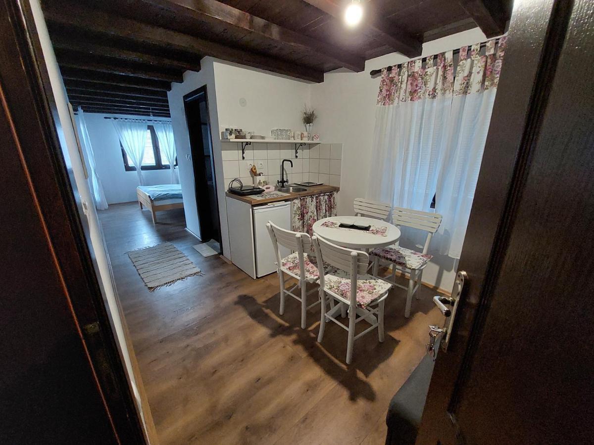Hostelche Guest House Smederevo Exteriör bild