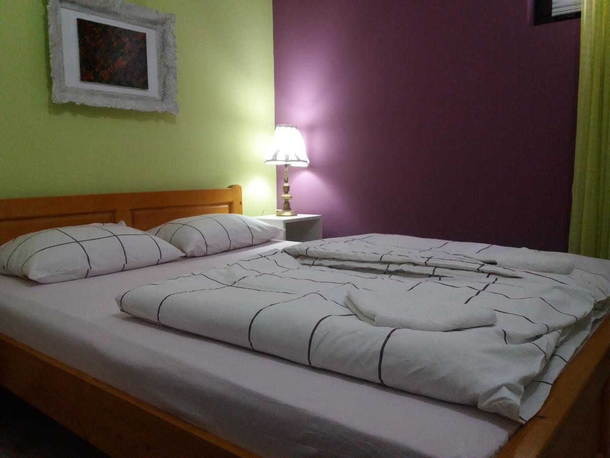 Hostelche Guest House Smederevo Exteriör bild
