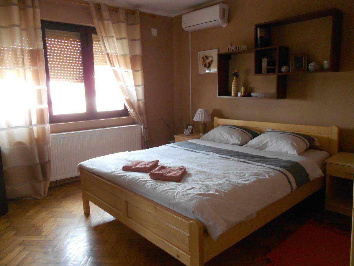 Hostelche Guest House Smederevo Exteriör bild